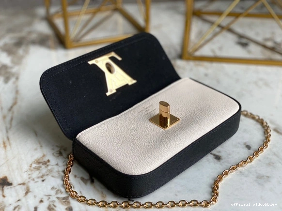 Official oldcobbler Louis Vuitton Lockme pouch 0727